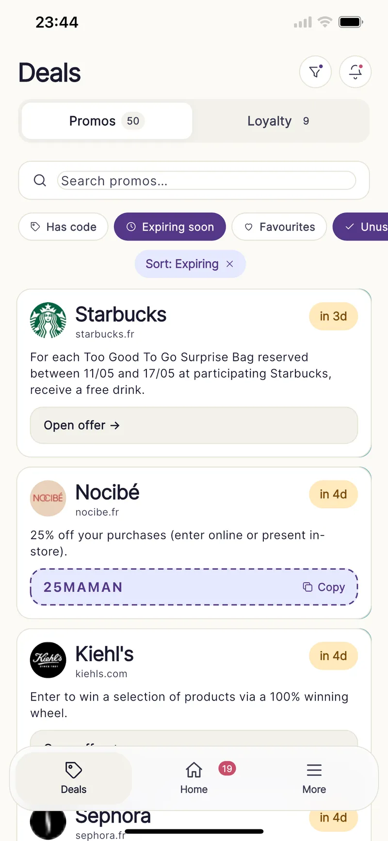 Promos screen listing deals from Starbucks, Nocibé, and Kiehl's with copyable codes